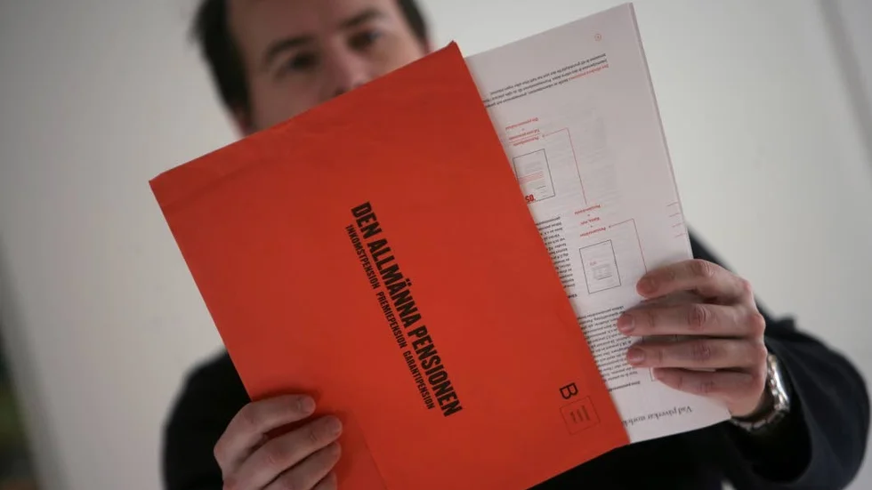 Den prognos över den allmänna pensionen som man får i det orangea kuvertet gör många oroliga inför framtiden.