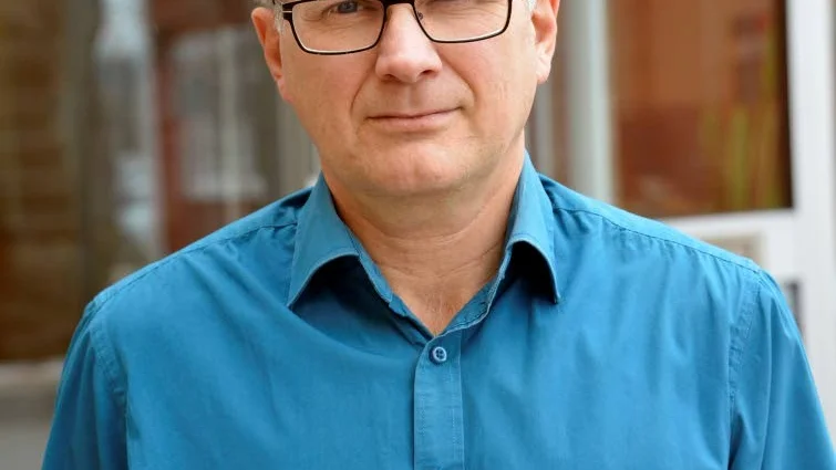 "Befolkningen minskar och därmed även skatteintäkterna. Men behovet av räddningstjänst minskar inte i samma takt i och med bland annat biltestverksamheten som bara växer. Borde inte de vara med och dela på kakan", undrar samhällsutvecklingsförvaltningens chef Christer Andersson.