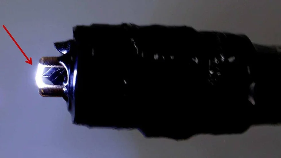 Tazer. 29-åringens elpistol är tillståndspliktig och att jämställa med ett skjutvapen enligt vapenlagen.