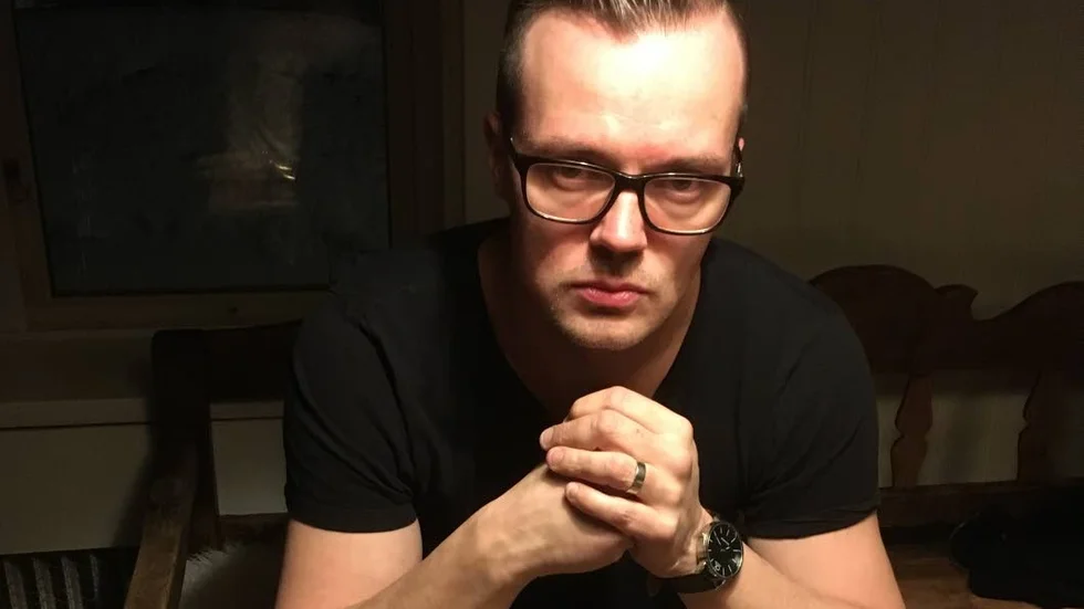 Upprörd. Jacek Onuszkiewicz, pappa till en av eleverna på balettskolan, skriver brev till utbildningsministern och kulturministern efter nedläggningsbeslutet.