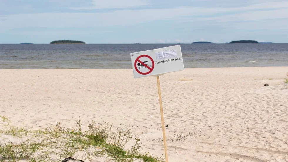 Tester visar att badvattnet är otjänligt vid Pite havsbad. (Arkivbild)