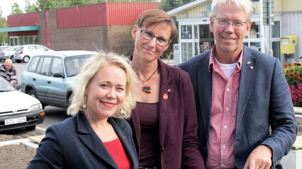 LOKALPOLITIK. S-styret i Piteå levererar. På bilden syns Hannah Bergstedt, ordförande för Socialdemokraterna i Piteå, samt kommunalråden Helena Stenberg och Peter Roslund.