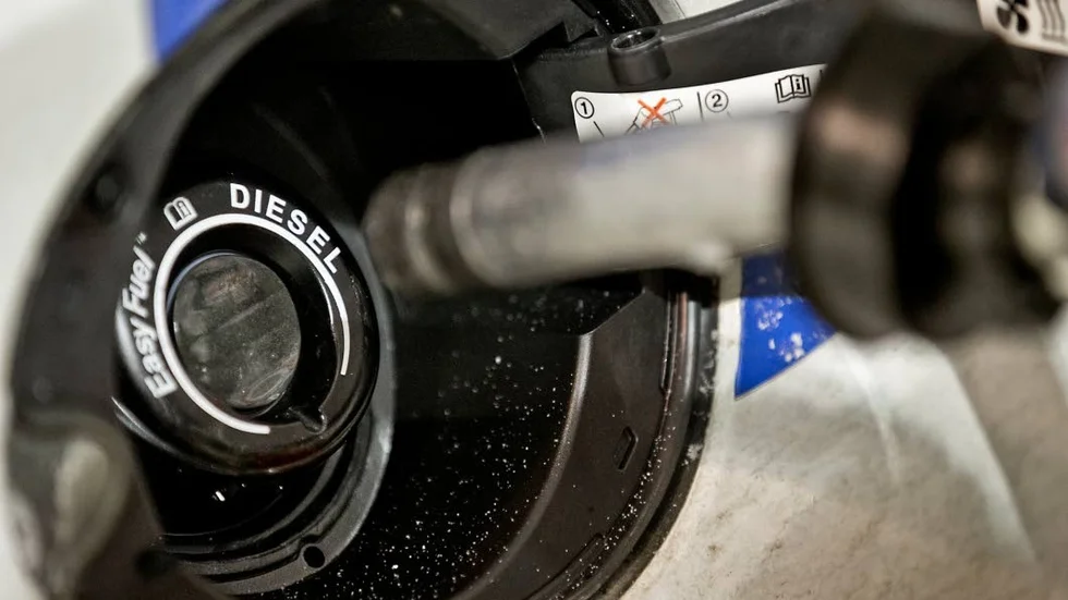 Diesel blandas med rapsolja för miljöns skull men vintertid är det många bränslebolag som väljer bort varianten då den är känsligare för köld.