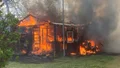 Dramatisk brand utanför Rumskulla – byggnaden är totalförstörd