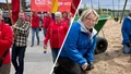 Röda och blå firade första maj – på helt olika sätt: "Ett svek"