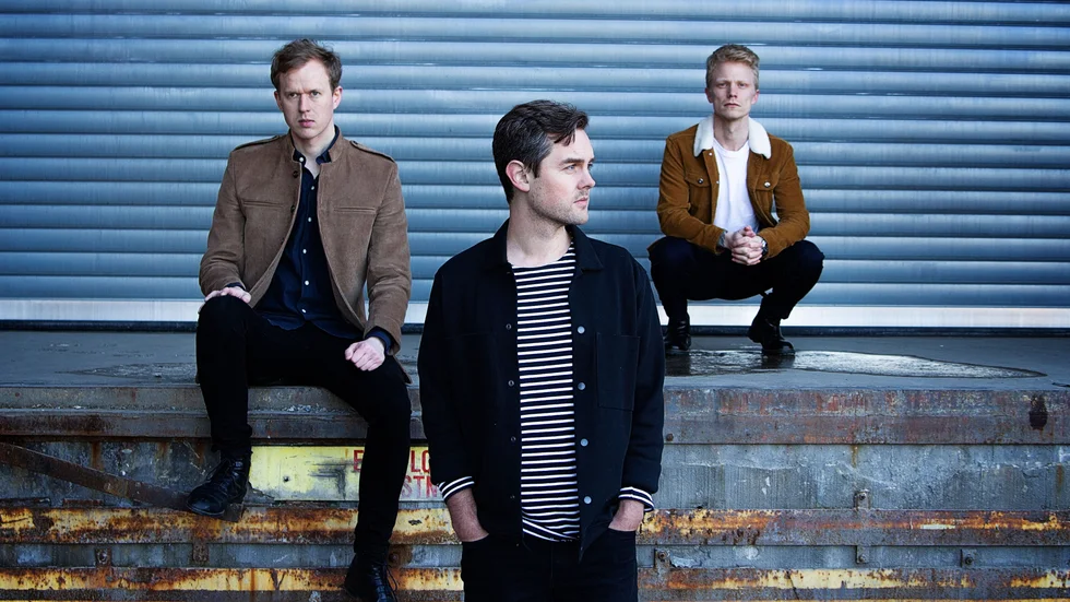 Per Andrén (längst till vänster), Fredrik Norlindh (i mitten) och Richard Borg bildar tillsammans Comfort Addict och har nu släppt singeln "Why Don’t You Tell Me".