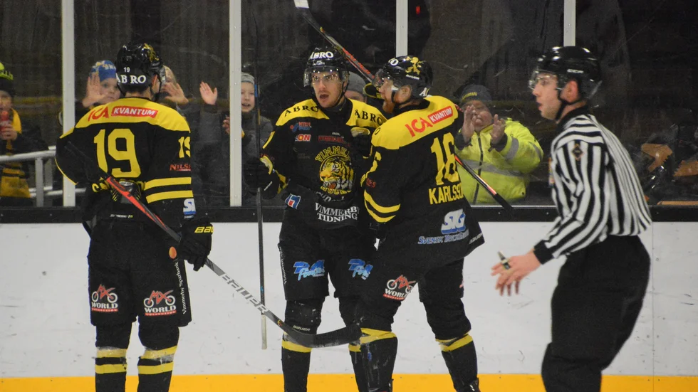 Vimmerby firar efter att Mathias Wigley gjort 3-0. 