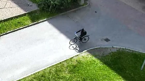 Den 10 juni 2019 skottskadades en person i Gottsunda. 
Polisen misstänker att det är skytten som fångades av polisens bevakningskamera. 