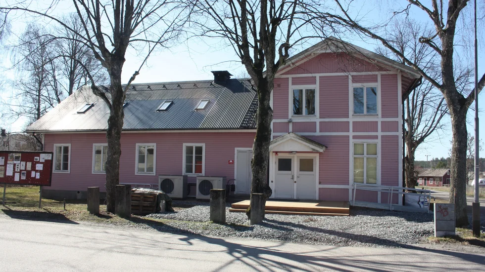 HVB-hemmet  Solhem i Grillby har stängts och nu är Rosa Huset ute till försäljning.