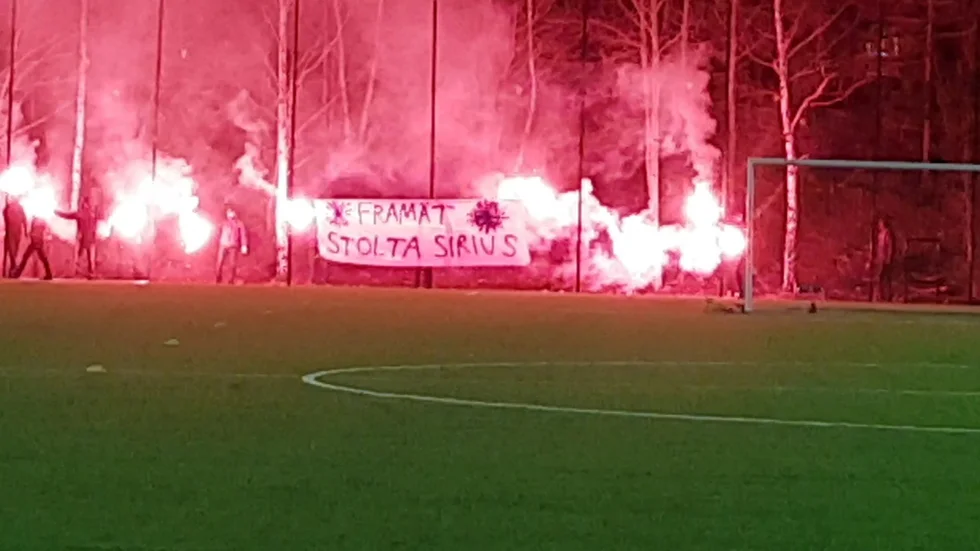 Ett hundratal Siriussupportrar var på plats när Sirius hade sin första träning.