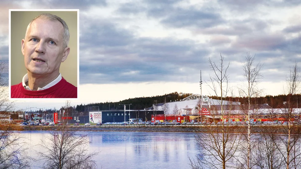 "Det är klart att vi har förståelse. Men vi börjar känna oss lite stressade över det här. Samtidigt kan vi inte göra mer än att avvakta", säger Stefan Enbom.