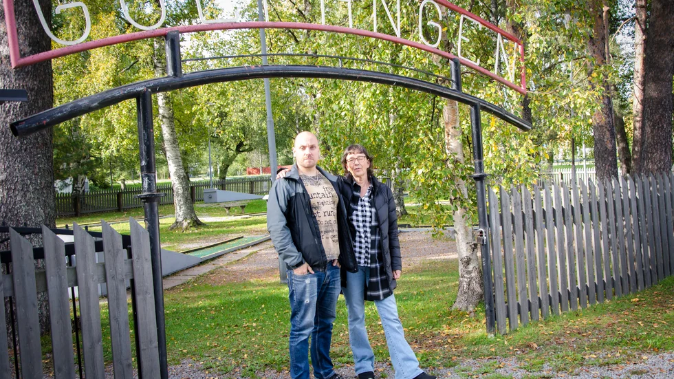 "Det är väldigt hårt arbete, mer än man tror", säger Stefan Sandmark om att driva en minigolfanläggning.