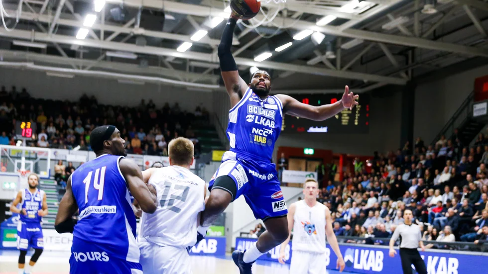 Quinton Upshur var planens gigant när BC Luleå tog sin tredje raka seger i säsongsinledningen.