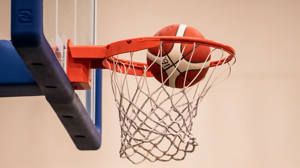 Basketsäsongen är uppskjuten till 30 april.