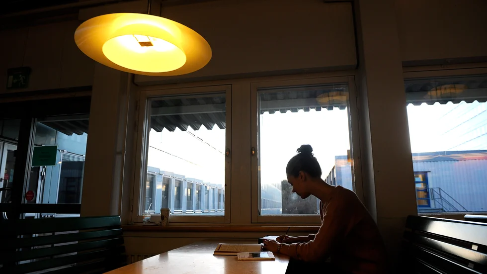 Stiftelsen Östgötagården i Uppsala uppmanar studenter i korridorsboenden att sätta upp ett schema för matlagning i korridorsköken för att minska risken för spridning av coronaviruset. 