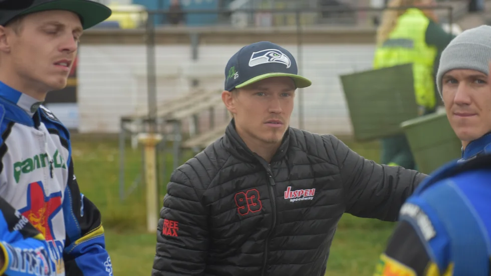 Maciej Janowski, till höger, är precis som Jakob Thorssell och Oliver Berntzon klar för Dackarna nästa säsong. 