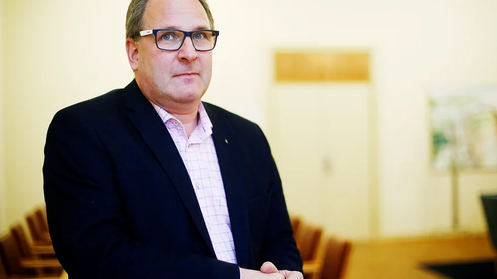 Socialnämndens ordförande Göran Gredfors (M) är bekymrad över det ökande underskottet.