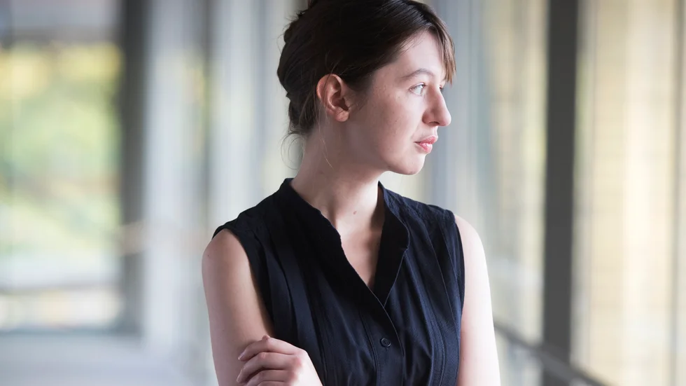 Sally Rooney (född 1991) är en irländsk författare. Hon slog igenom med debuten "Samtal med vänner" (2017).