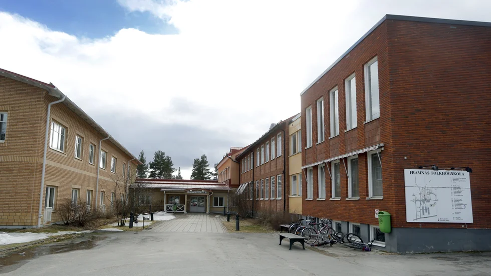 Från och med måndag blir det distansundervisning för dem som pendlar till skolan. (Arkivbild)
