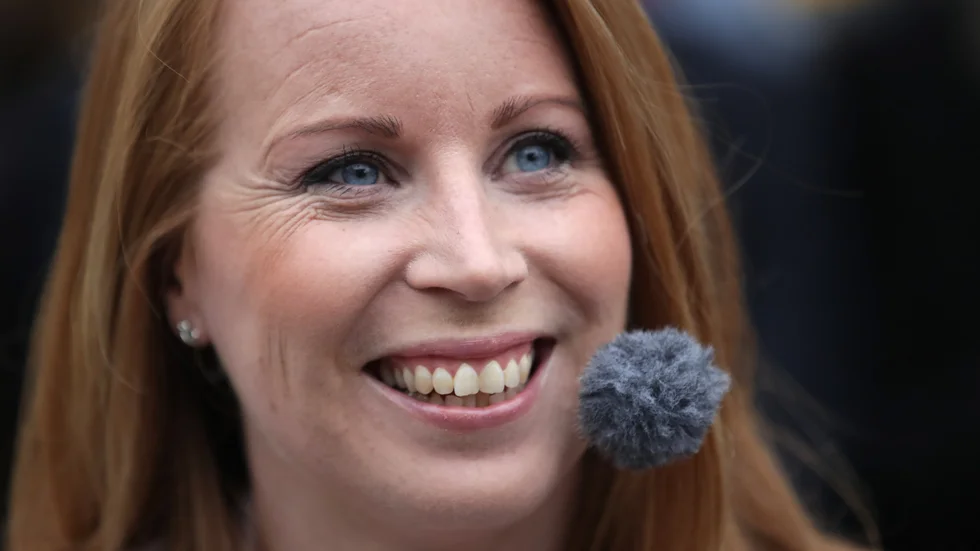 Annie Lööfs centerparti har en sund och mer vardagligt pragmatisk kärna under den utropsliberala ytan. Så ligger i vart fall till enligt Folkbladets Widar Andersson.