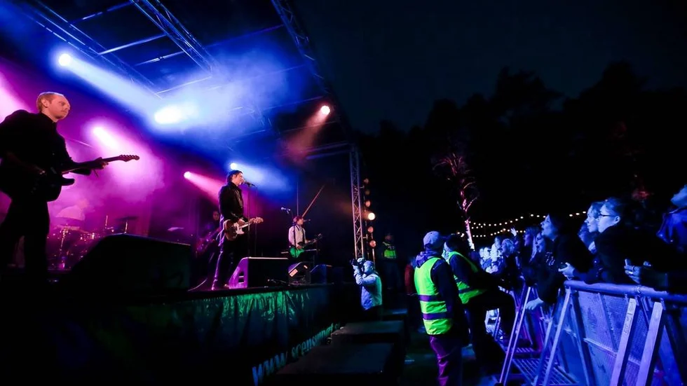 Robert Hurula avslutade Musikens makt 2019, det blev den sista konsertern på Rådhusscenen – tio år efter att artisten skapade den första affischen till festivalen. 