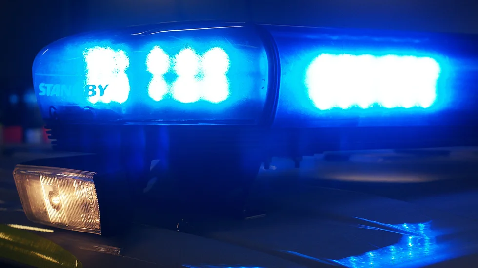 Vid midnatt grep polisen två personer misstänkta för rån.