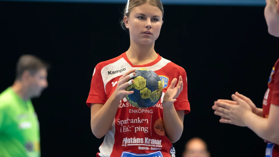 Lovisa Wigh satte fyra bollar för EHF i mötet med Roserersberg.