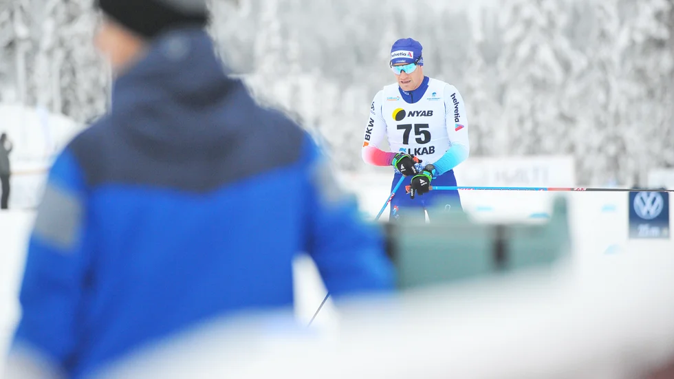 Dario Cologna imponerade under herrarnas distanslopp över 15 kilometer klassiskt. Han vann för Jens Burman och Daniel Rickardsson.