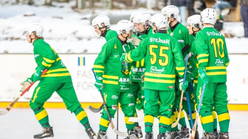 Många föreningar - bland annat Skutskär bandy - har drabbats hårt av coronaviruset. Nu skjuter Älvkarleby kommun till 300 000 kronor som föreninghslivet får dela på.