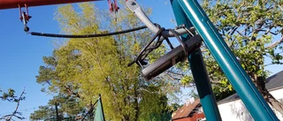 Person fast i gunga - fick hjälp av räddningstjänsten