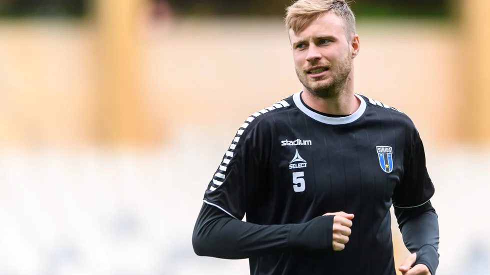 Skadeförföljde Daniel Jarl är matchredo inför Sirius premiär hemma mot Djurgården på Studenternas.