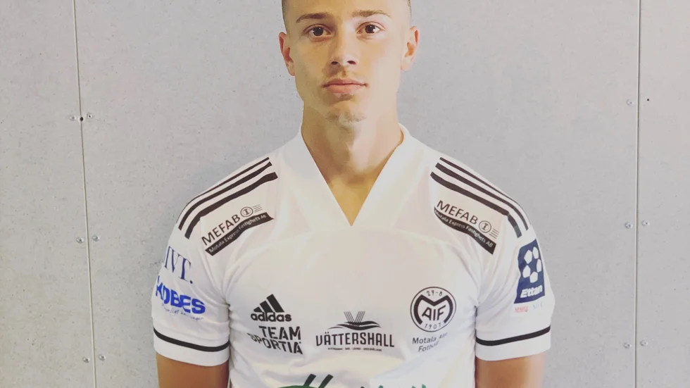 Motala AIF värvar kort före division 1-premiären in 20-årige Benjamin Tannus, på lån från Öster i superettan. En mittfältare som ersätter Niklas Jönsson.