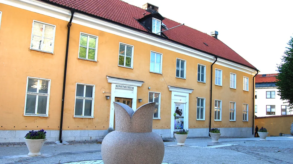 Konstmuseet är just nu till stora delar stängt, samtidigt pågår diskussionen om var samtidskonsten ska husera.