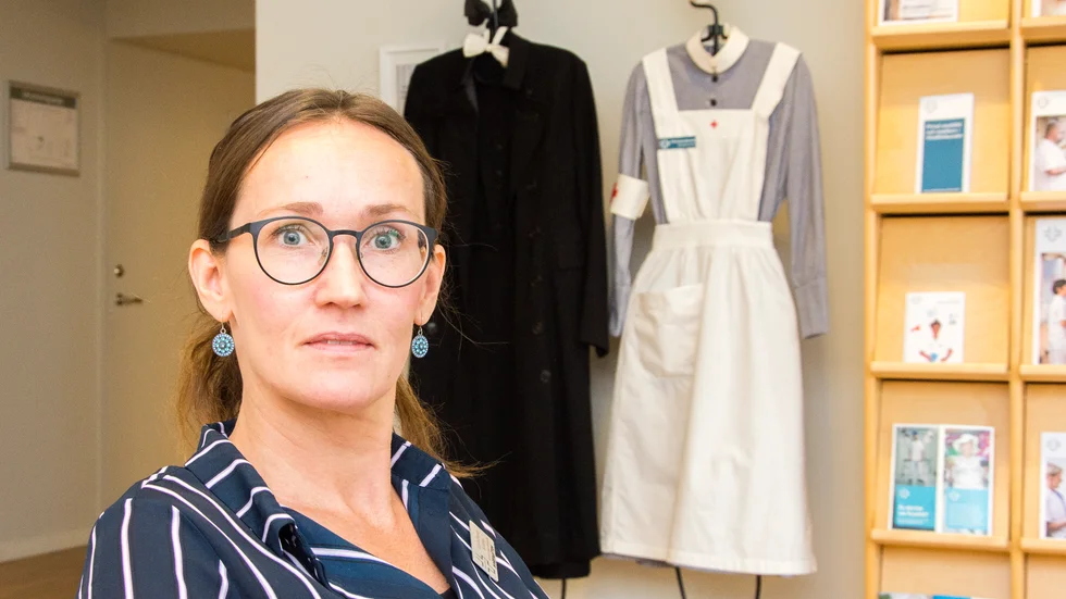"Märkligt att det plötsligt finns pengar för att medarbetarna ska jobba hela sommaren, däremot inte för en skälig löneutveckling", säger Camilla Eriksson Sundberg, Vårdförbundet. 