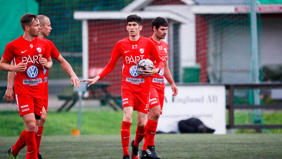 IFK Kalix fick ordentlig islossning i måstematchen mot Holmsund som man vann med klara 7–2 och nu väntar kvalspel.
