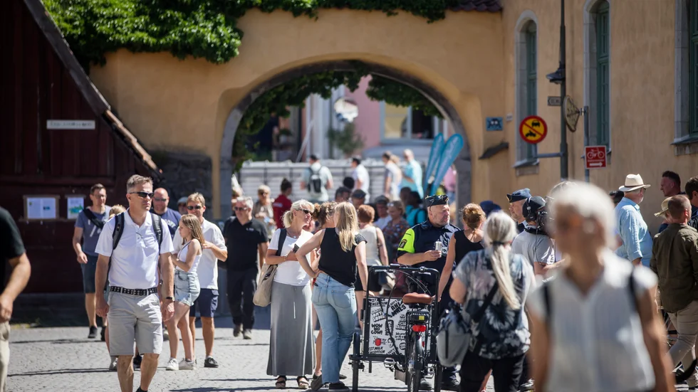 " Nu vill kapitalister ta över mera än vad de redan gjort. Kan dessa så kallade entreprenörer inte skapa något eget? "