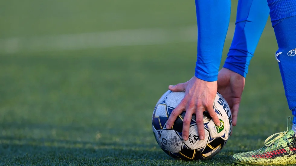 Beslut om hur det blir med distriktsserierna i fotboll tas senast 10 april.