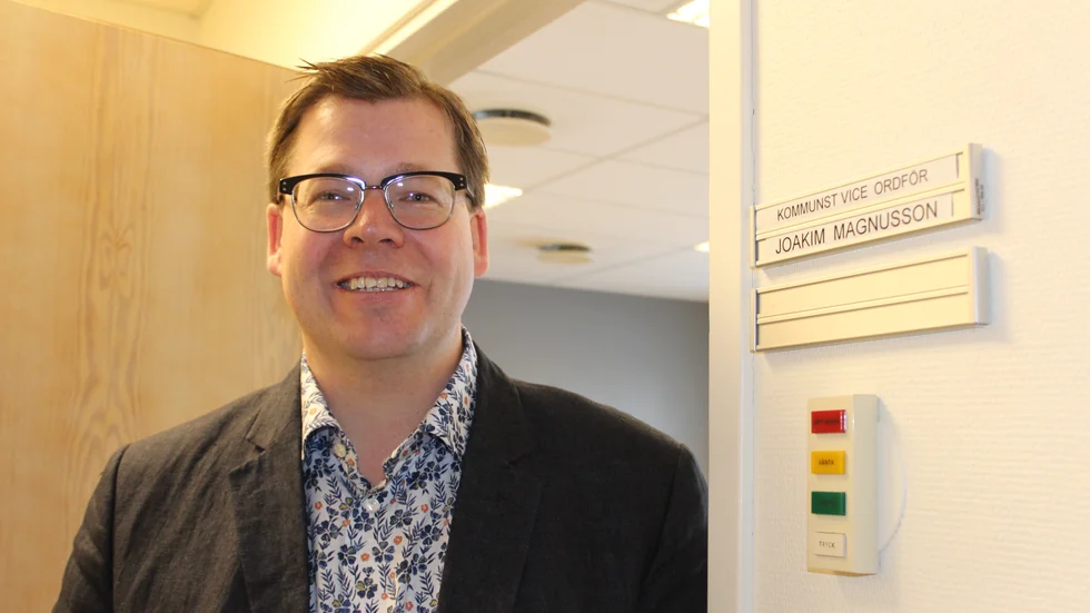 Joakim Magnusson (C) gläds åt den höga andelen behöriga grundskolelärare i Åtvidabergs kommun. 