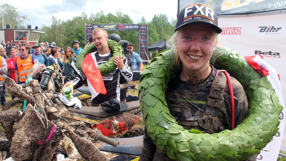 Hanna Berzelius säkrade sin sjunde raka SM-titel, men både i år och i fjol har hon blivit rejält utmanad. "Det hjälper mig att behålla motivationen. Jag måste träna, annars börjar de köra ifrån mig", säger hon.