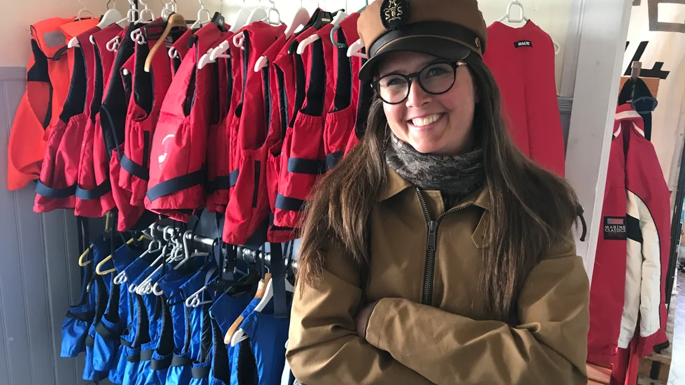 Maria Nilsson, snart 40 år, har sysslat med segling sedan hon var sex år gammal. Då följde hon med sin bror Martin till Motala segelsällskap. "Jag har alltid älskat vatten", säger MSS-ordföranden när hon gästar veckans Sportsnack.