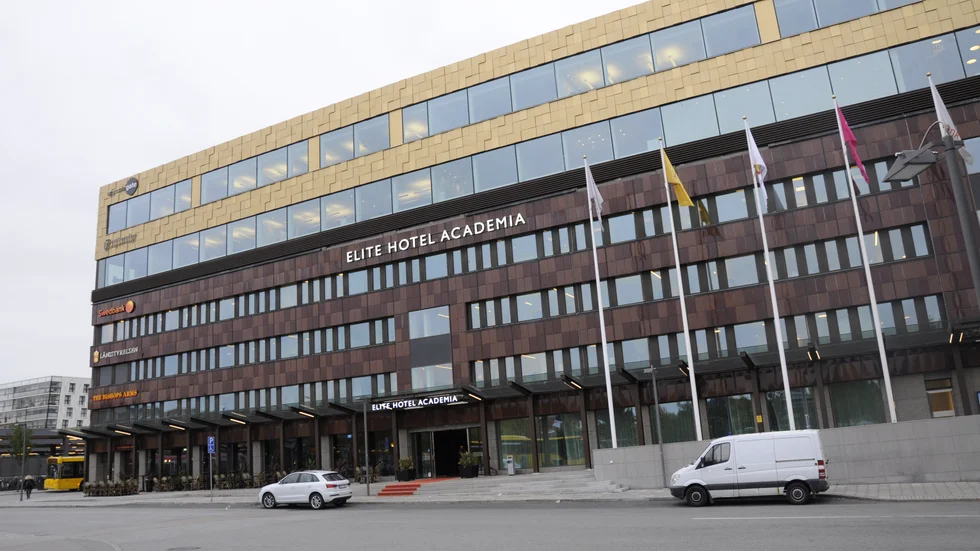 Elite Hotel Academia vid Resecentrum erbjuder boende till självkostandspris för personal i förskolan, i skolan samt inom vården under coronapandemin.