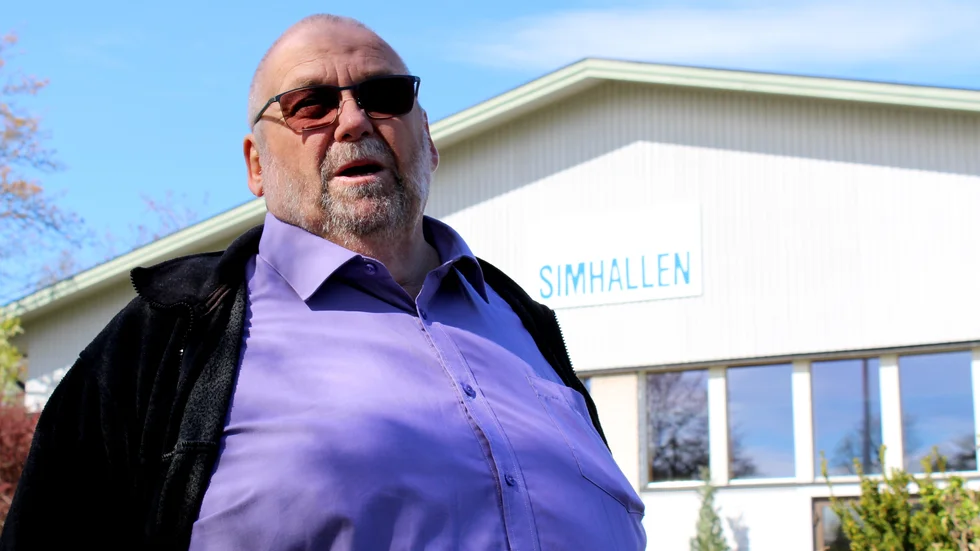 Simhallens ordförande Kenneth Björklund berättar om pågående diskussioner för att säkra simhallens framtid.