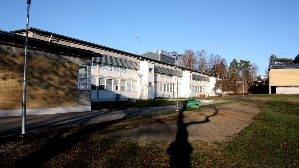 Var den nya skolan placeras på Västerleden har stor inverkan på bland annat trafikflöden. Nu föreslår samhällsbyggnadsförvaltningen att det görs en djupare analys över de västra stadsdelarna.