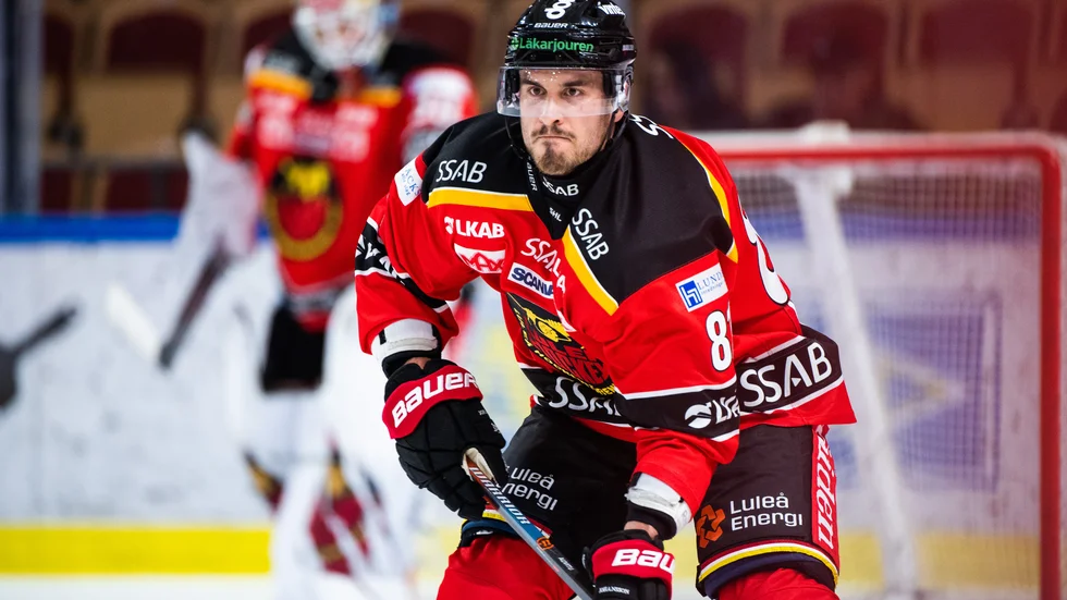 Yohann Auvitu tar steg för steg i sin acklimatisering till Luleå Hockeys spelstil.