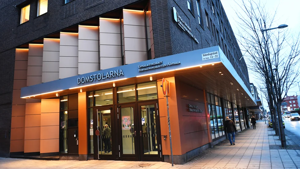 En man i 40-årsåldern står åtalad för kvinnofridskränkning.