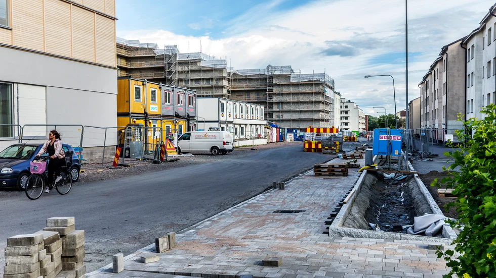 Varför lägga miljoner på förstöra framkomligheten på bland annat Johannesbäcksgatan, skriver Kristina Olsson.