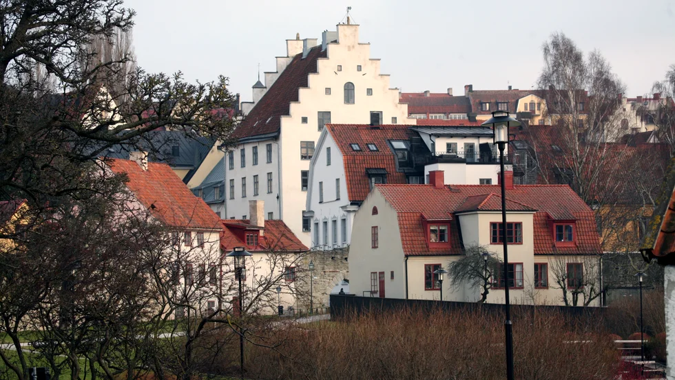 "Det finns en otroligt stor omsorg och kärlek för Visby", säger Johanna Skantze, en av de som färdigställt enkäten; Tyck till om världarvet Hansestaden Visby.