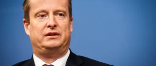 Ministern bryter löftet om tredje kabeln