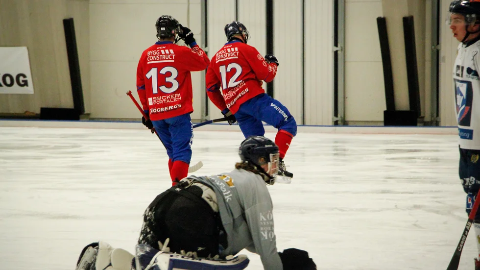 Johannes Camilton, nummer 12, blev stor matchhjälte för sitt Unik med hans två mål.