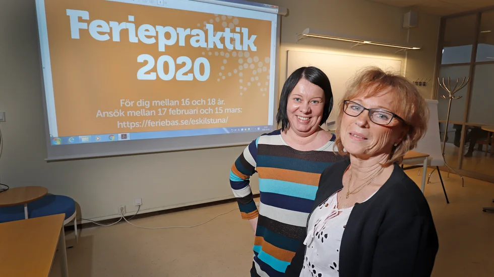 Feriepraktiksamordnarna Tina Ylitorvi och Maj-Lis Hansson tycker det är skoj att så många motiverade ungdomar söker sommarjobb.